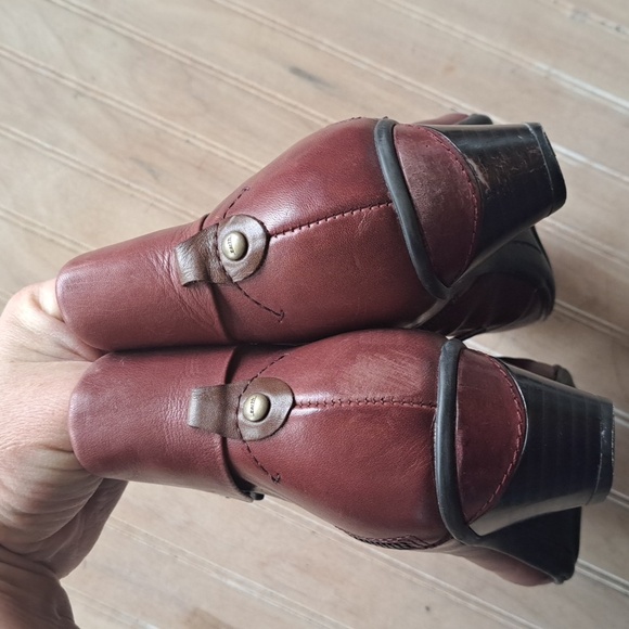 Earth Pegasus Merlot Soft Leather Zipper Slouchy Short Heel Ankle Booties Comfy - Picture 5 of 15